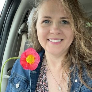 Meet your Posher, Laura